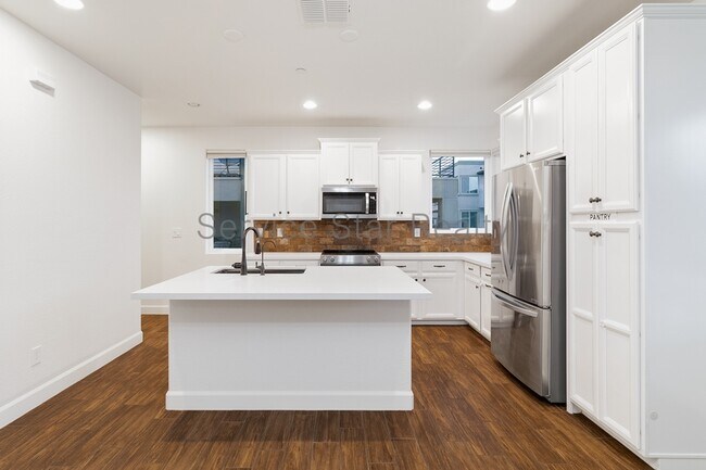 1250 N Abbey Ln Chandler, AZ 85226 photo 4