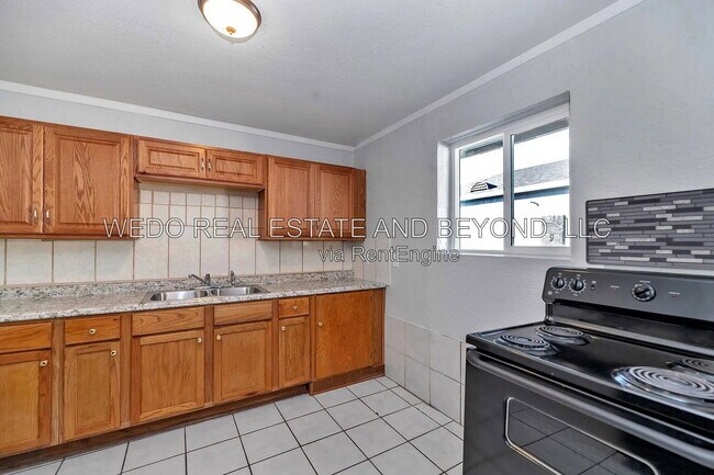 732 W Southgate Ave Phoenix, AZ 85041 photo 3