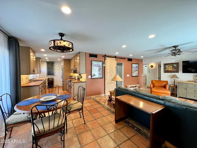 37801 N Cave Creek Rd photo 4