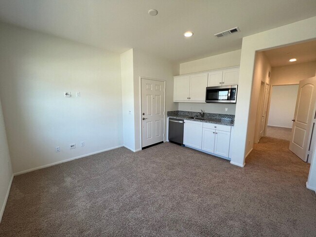 30737 Expedition Dr Winchester, CA 92596 photo 4