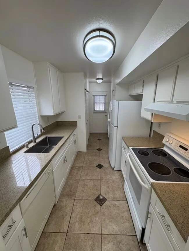 1680 Oro Vista Rd San Diego, CA 92154 photo 2