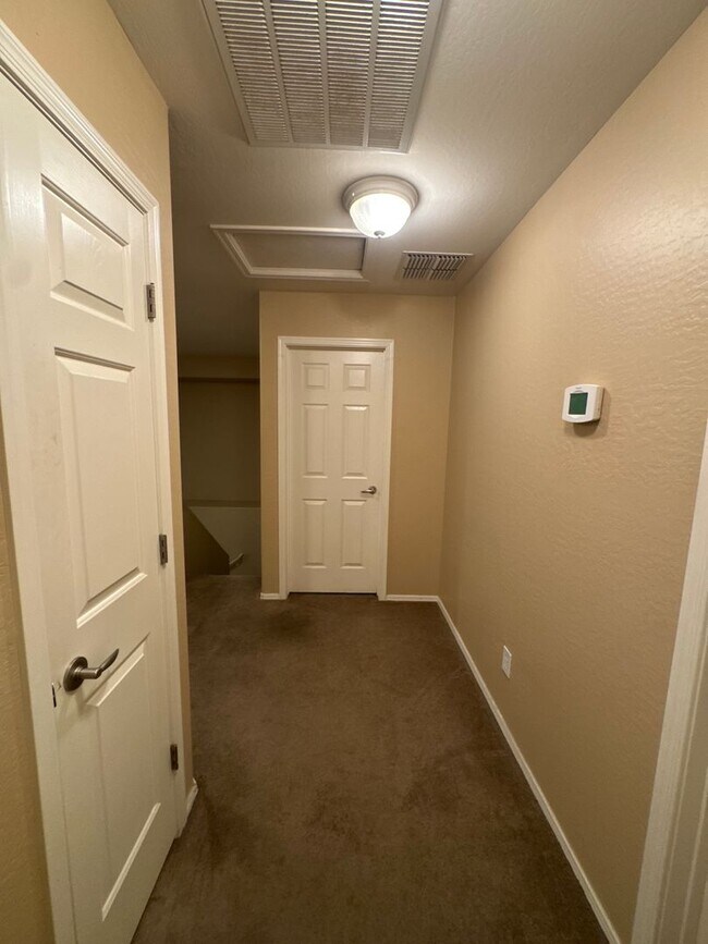 39208 N Parker Ln Anthem, AZ 85086 photo 3