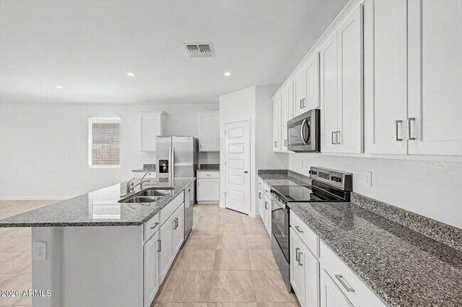 38155 W Giallo Ln Maricopa, AZ 85138 photo 4