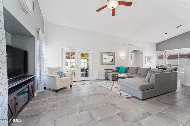 3228 E Sandy Way Gilbert, AZ 85297 photo 4