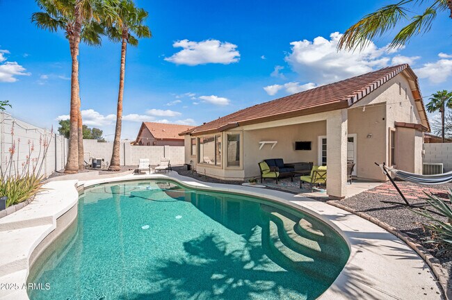 3228 E Sandy Way Gilbert, AZ 85297 photo 2