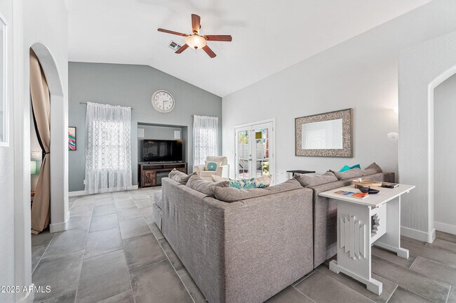 3228 E Sandy Way Gilbert, AZ 85297 photo 5