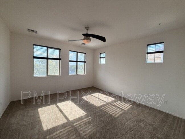 5169 S Moccasin Trail Gilbert, AZ 85298 photo 4