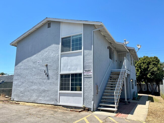 324 Zenith St Chula Vista, CA 91911 photo 2