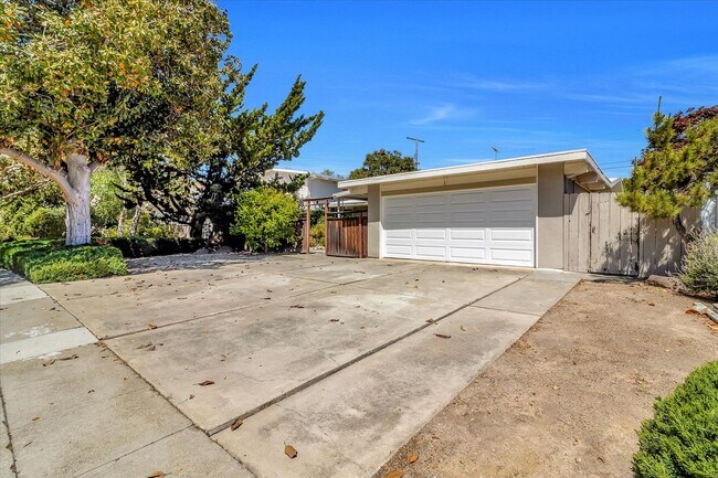 3807 Nathan Way Palo Alto, CA 94303 photo 2