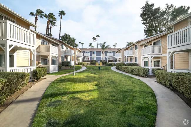 Stonewood Apartment Homes