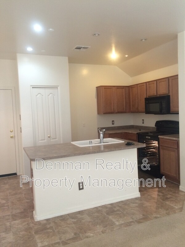 3914 S 52nd Ln Phoenix, AZ 85043 photo 4