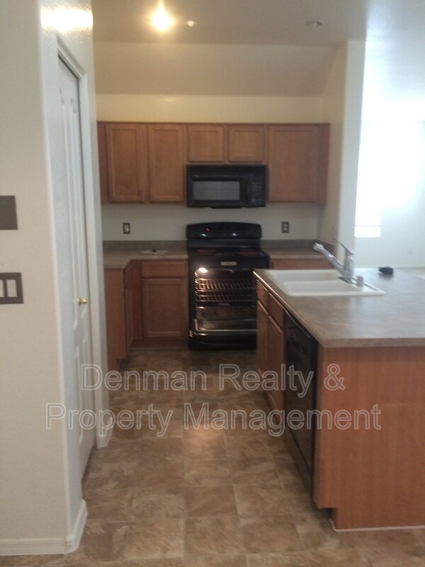 3914 S 52nd Ln Phoenix, AZ 85043 photo 5
