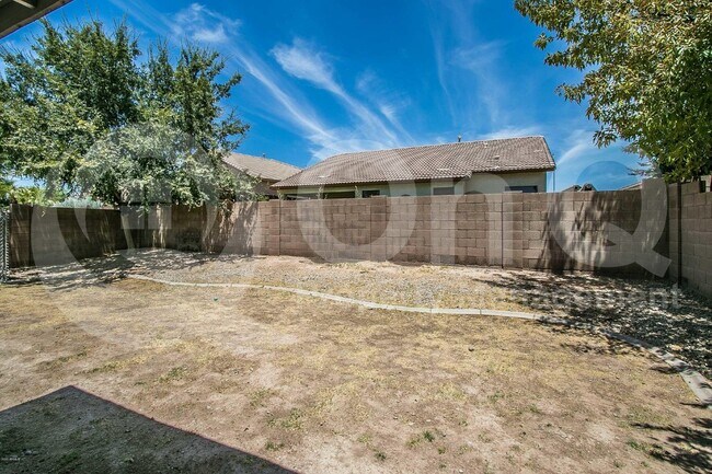 12230 W Grant St Avondale, AZ 85323 photo 4