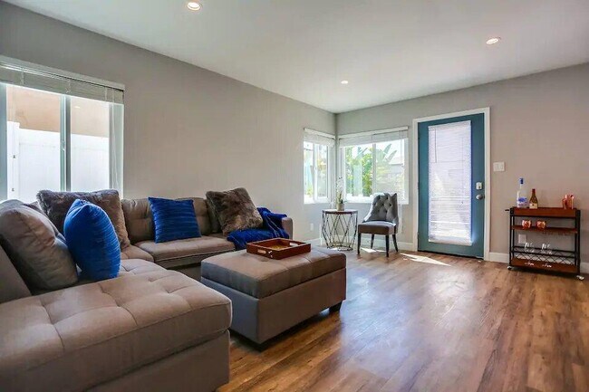 812 Island Ct San Diego, CA 92109
