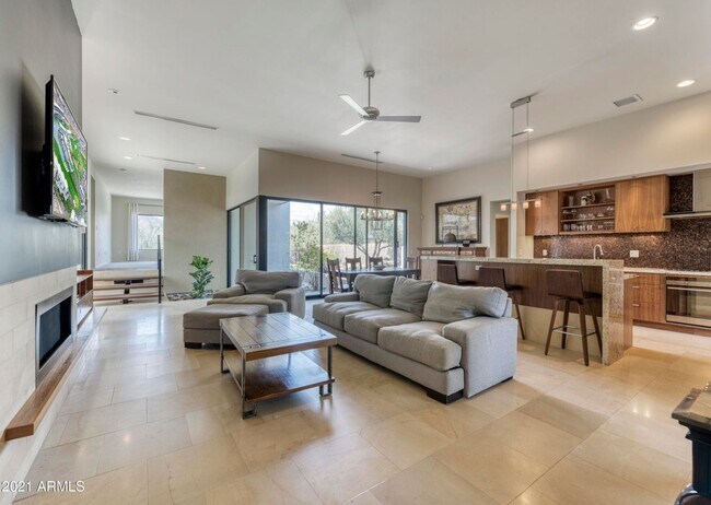 4042 E St Joseph Way Phoenix, AZ 85018 photo 4