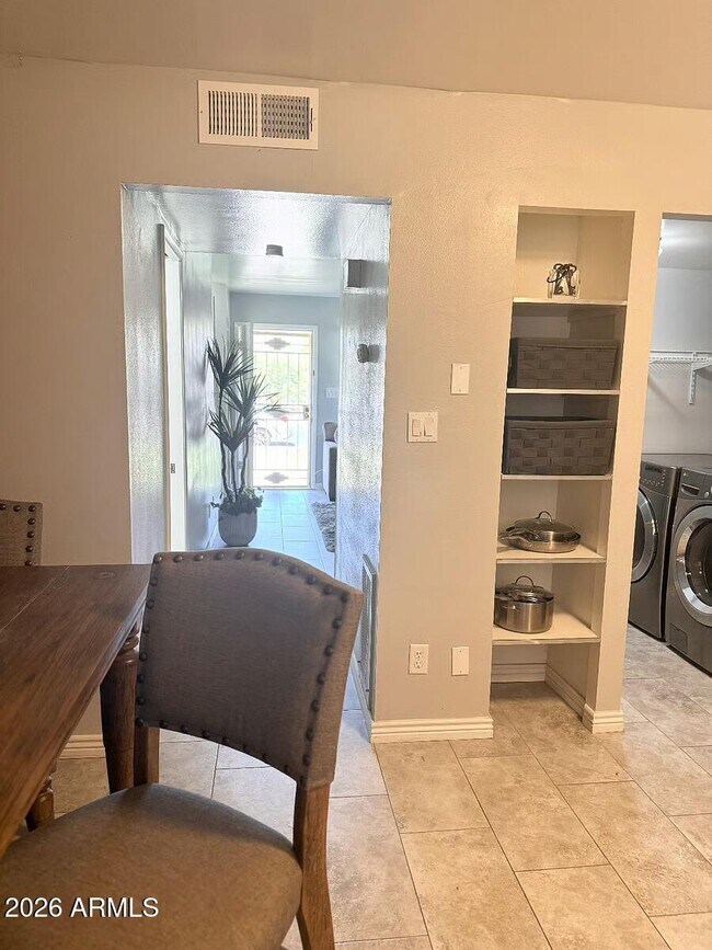 1115 E Fremont Dr Tempe, AZ 85282 photo 4