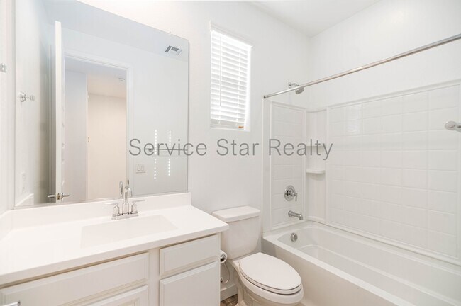 6322 W Illini St Phoenix, AZ 85043 photo 4