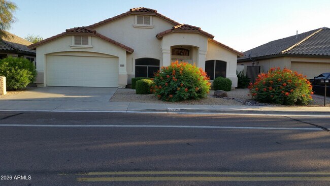 15325 W Honeysuckle Ln Surprise, AZ 85374 photo 2