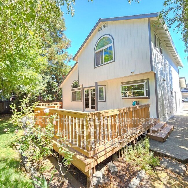 1310 Megan Pl Rohnert Park, CA 94928 photo 2