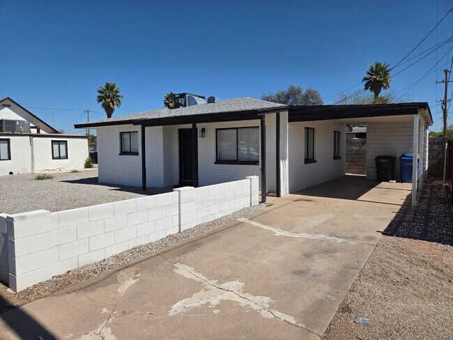 2201 E Portland St Phoenix, AZ 85006 photo 3