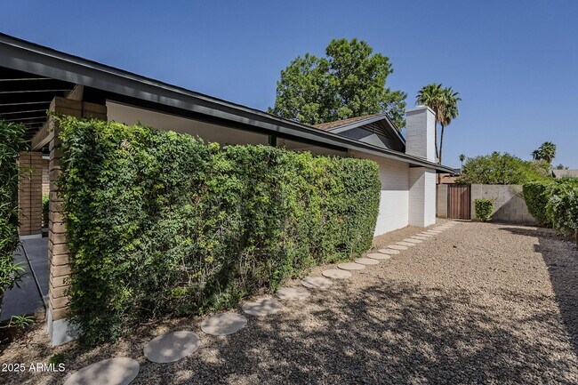 1904 E Manhatton Dr Tempe, AZ 85282 photo 4