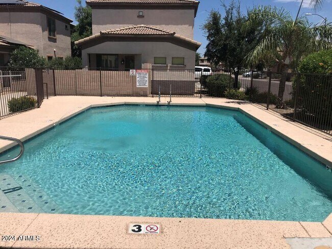 3618 W Marconi Ave Phoenix, AZ 85053 photo 3