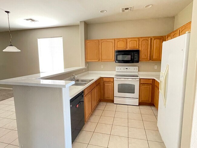 6814 S 70th Dr Phoenix, AZ 85339 photo 4