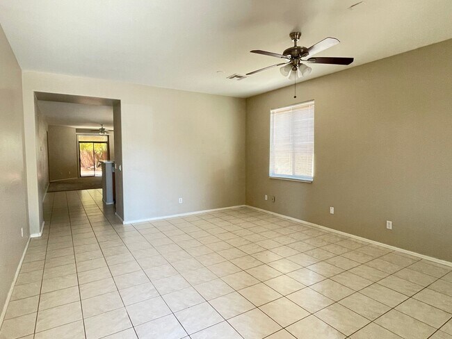 6814 S 70th Dr Phoenix, AZ 85339 photo 2