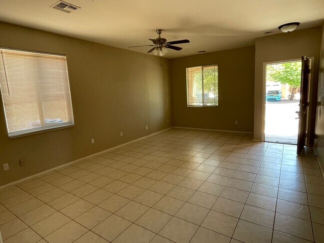 6814 S 70th Dr Phoenix, AZ 85339 photo 3