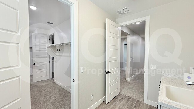 5232 S Cobblestone St Gilbert, AZ 85298 photo 3