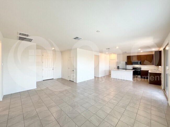 1477 E Chandler Ct Casa Grande, AZ 85122 photo 4
