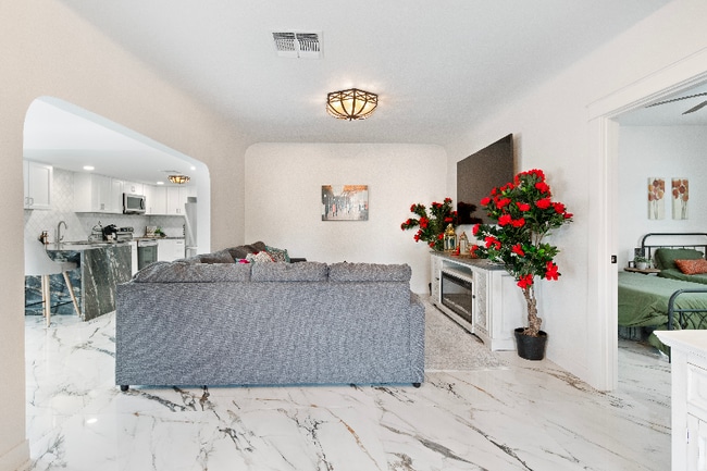 3221 N 13th St Phoenix, AZ 85006 photo 2