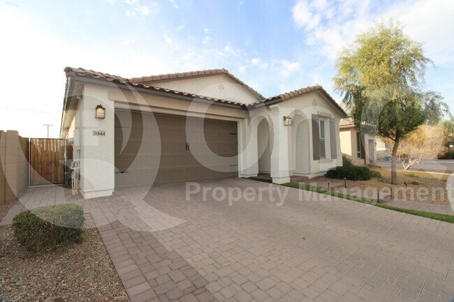 3044 N Cholla St Chandler, AZ 85224 photo 2