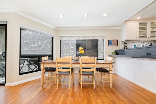 3888 Riviera Dr San Diego, CA 92109 photo 3