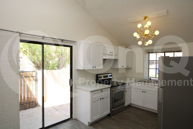 921 W University Dr Mesa, AZ 85201 photo 3