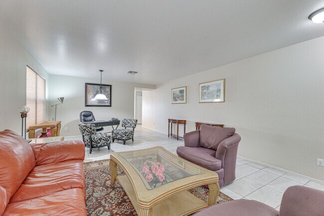 1840 N Parkside Ln Casa Grande, AZ 85122 photo 3