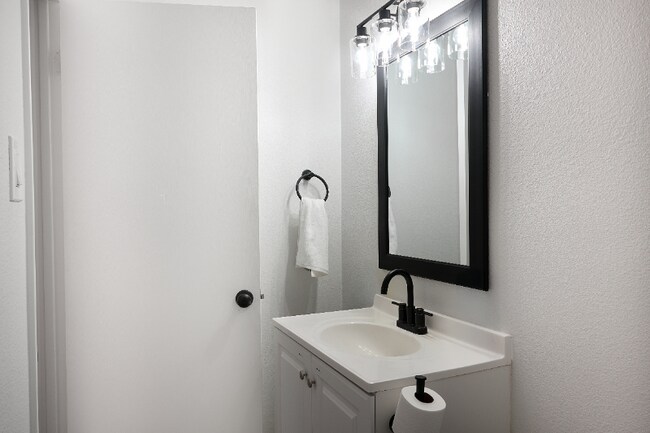 1630 E 12th St Tempe, AZ 85281 photo 4
