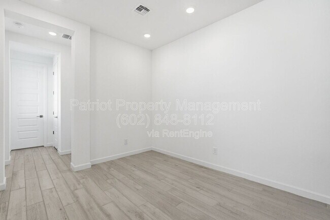 7404 W Buckhorn Trail Peoria, AZ 85383 photo 4