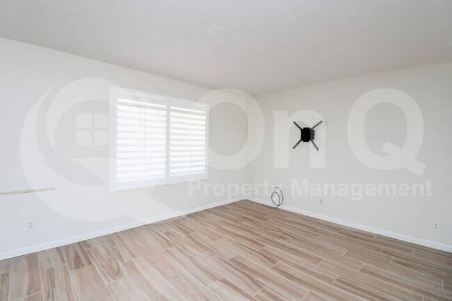 4528 E Capistrano Ave Phoenix, AZ 85044 photo 5