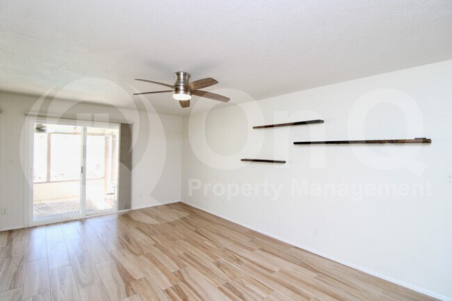 4528 E Capistrano Ave Phoenix, AZ 85044 photo 3