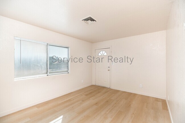 2226 E Pueblo Ave Phoenix, AZ 85040 photo 5