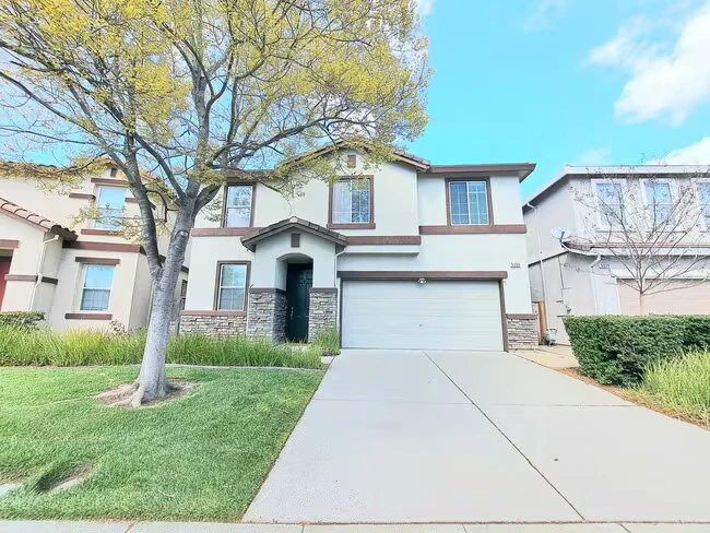 Living Large With Lots Of Space - Many Community Amenities Included photo 2