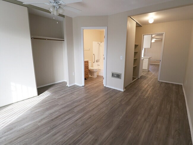 Outlook at Mission Valley photo 5