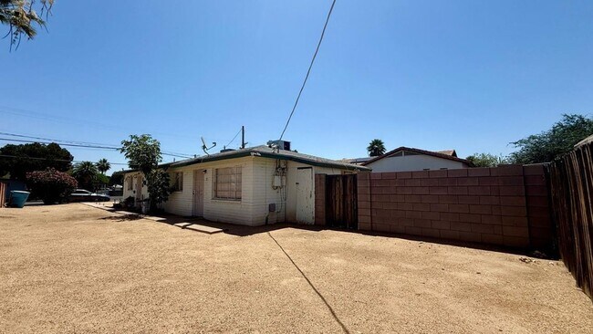 7532 N 21st Ave Phoenix, AZ 85021 photo 2