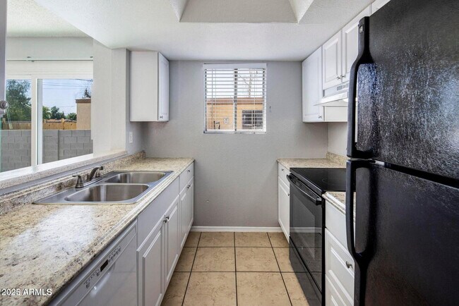 3823 N 23rd Dr Phoenix, AZ 85015 photo 4