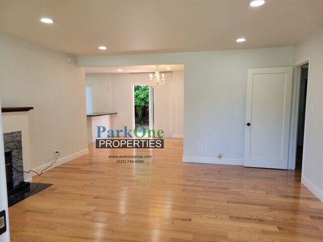 1867 Poplar Dr Walnut Creek, CA 94595 photo 4