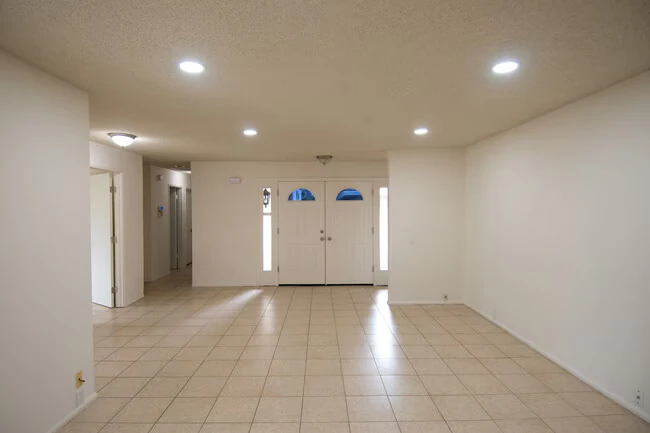 1551 Minardi Ave photo 3