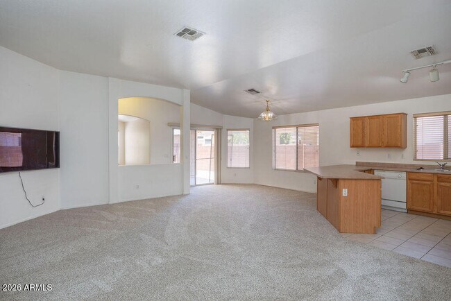 6762 W Del Mar Ln Peoria, AZ 85381 photo 5