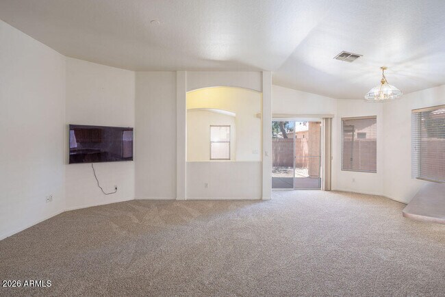 6762 W Del Mar Ln Peoria, AZ 85381 photo 4