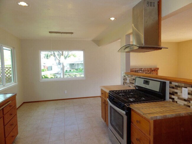 1395 Olympus Dr San Jose, CA 95129 photo 5